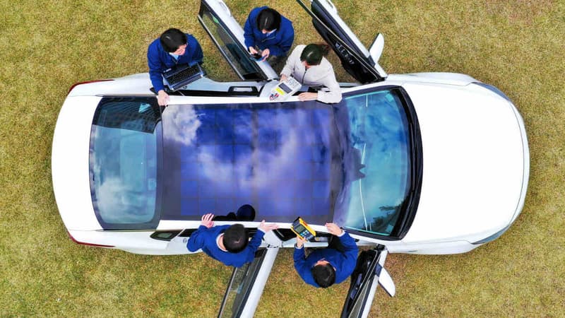Le groupe coréen commercialisera dès l’année prochaine de voitures équipées de panneaux solaires sur leur toit ou leur capot.