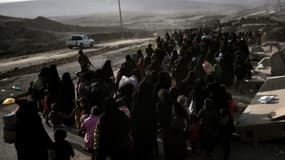 Des milliers d'Irakiens fuient les combats le 1er mars 2017 à Mossoul-Ouest