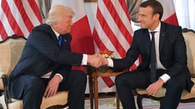 Donald Trump et Emmanuel Macron, lors de leur première rencontre, le 25 mai 2017 à Bruxelles.