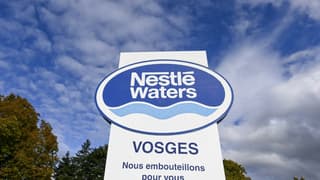 Un juge parisien a décidé d'enquêter sur deux plaintes de l'association Foodwatch pour "tromperie" visant Nestlé et Sources Alma pour leur traitement, possiblement illicite, de leurs eaux minérales