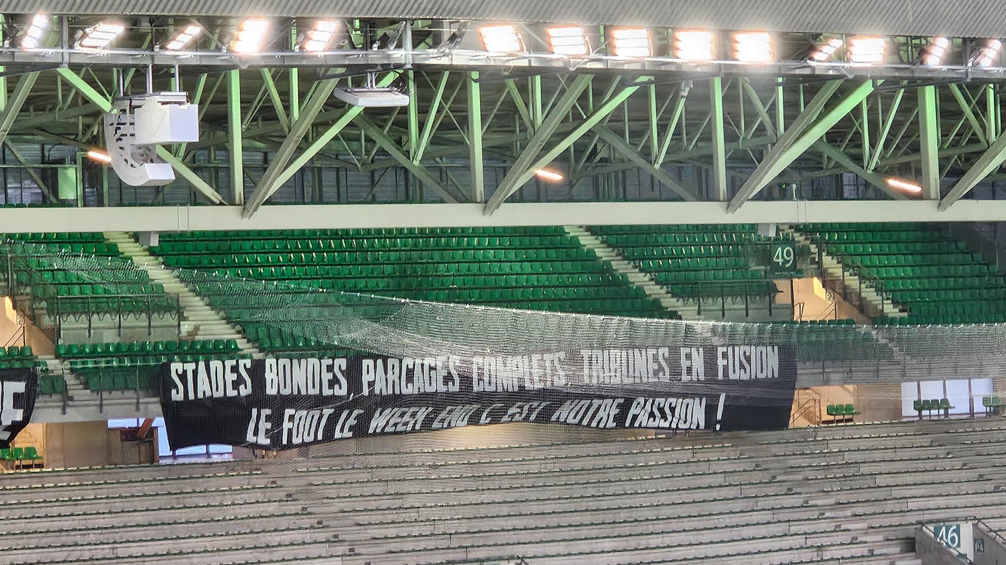 Banderoles déployées à Geoffroy-Guichard avant Saint-Etienne-Le Havre, le 24 août 2024.