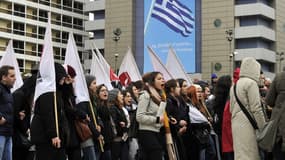 7 février 2012: manifestation de jeunes Grecs devant le Parlement national à Athènes, contre les mesures d'austérité du gouvernement grec.