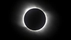 Eclipse totale de soleil observée depuis Pucon, dans le sud du Chili, le 14 décembre 2020