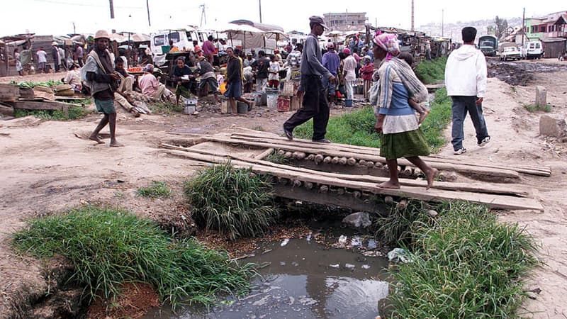 Dans un bidonville d'Antananarivo, la capitale malgache, en 2000.