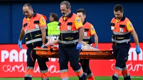 Marc-André Ter Stegen évacué sur civière lors de Villarreal-Barça, le 22 septembre 2024.
