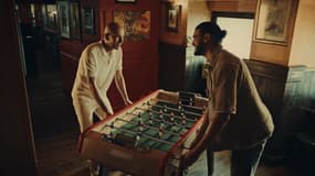 Zinédine Zidane et AmineMaTue dans la bande annonce du match retour France-Espagne