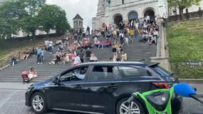 Des voitures près du Sacré-Cœur le 16 mai 2022.