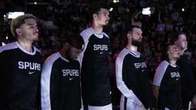 Victor Wembanyama et les San Antonio Spurs avant un match face aux Los Angeles Clippers - le 31/12/2024