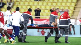 Amine Harit sort sur civière lors de Monaco-OM, le 13 novembre 2022