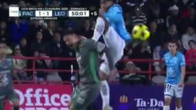 La grosse faute d'Elias Montiel (Pachuca) sur James Rodriguez (Leon) le 5 février 2025