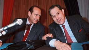 Jacques Chirac et Charles Pasqua, ici en mai 1988, se sont affrontés à de nombreuses reprises sur l'évolution idéologique que devait suivre la droite française.