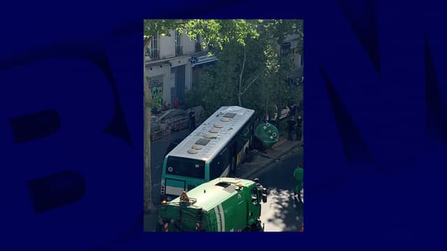 Un bus de la RATP a fait une sortie de route dans le 3e arrondissement.