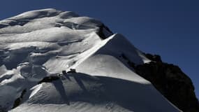 L'accès au Mont-Blanc est restreint face à la sur-fréquentation.