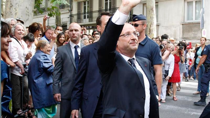 François Hollande, en Avignon. Premier président français à visiter le festival d'Avignon depuis 20 ans, il a confié dimanche être à la recherche d'un grand projet culturel à même de marquer son quinquennat. /Photo prise le 15 juillet 2012/REUTERS/Philipp