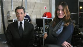 Carla Bruni-Sarkozy, l'épouse du président de la République, craint qu'un éventuel second mandat ne soit fatal à son époux, "un homme qui donne tout". /Photo prise le 6 mars 2012/REUTERS/Philippe Wojazer