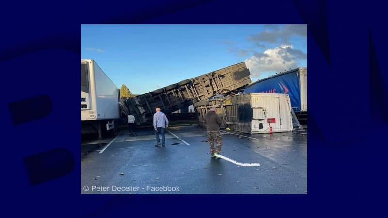 Des camions ont été renversés à Beuzeville, dans l'Eure.