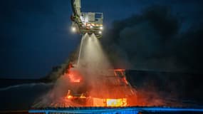 Photo du bâtiment qui a pris feu, le 3 mai 2025, à Malaunay en Seine-Maritime.