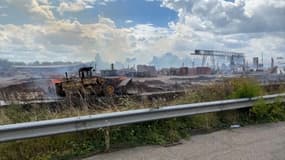 Un violent incendie a touché la scierie de Mothern ce lundi. 