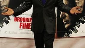 L'acteur américain Wesley Snipes, condamné en avril 2008 à trois ans de prison pour fraude fiscale, a été sommé vendredi de purger sa peine, un juge de Floride ayant rejeté sa demande de nouveau procès. /Photo prise le 2 mars 2010/REUTERS/Jessica Rinaldi