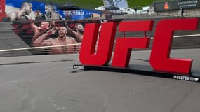 L'AccorArena de Bercy aux couleurs de l'UFC pour son premier événement en France