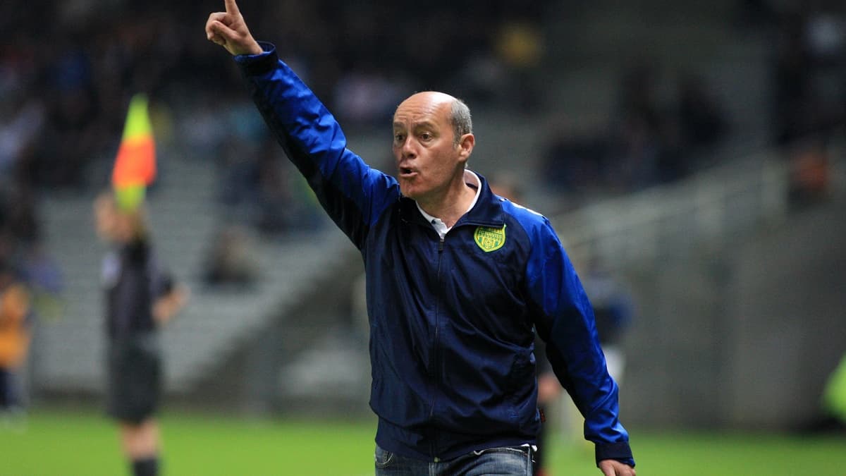Philippe Anziani au FC Nantes en 2011 Philippe Anziani au FC Nantes en 2011