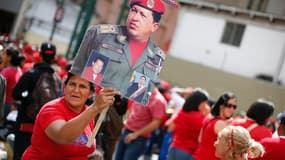 Hugo Chavez est resté jeudi sur son lit d'hôpital, à Cuba, tandis que ses partisans se rassemblaient à Caracas pour lui exprimer leur soutien à l'occasion de ce qui devait être le jour de son investiture pour un nouveau mandat de six ans. /Photo prise le