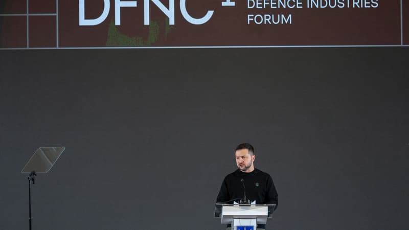 Volodymyr Zelensky inaugure à Kiev le premier forum international consacré à l'industrie de la défense, le 29 septembre 2023.