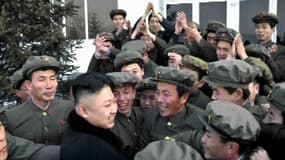 Kim Jong-Un entouré de soldats nord-coréens, le 12 décembre dernier
