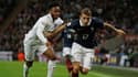 Lucas Digne à la lutte avec Raheem Sterling