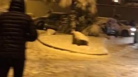 Les rues de Meudon sous la neige dans les Hauts-de-Seine - Témoins BFMTV
