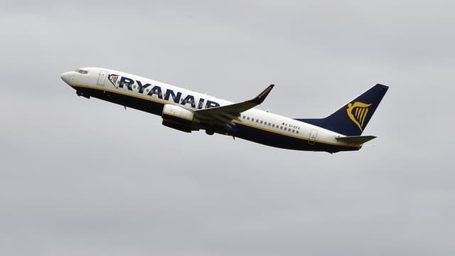 Ryanair gèle les embauches au Royaume-Uni.