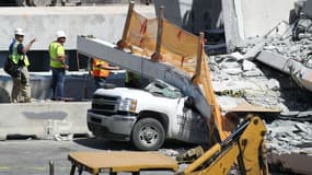 Une passerelle s'est effondrée sur une autoroute à Miami, en Floride