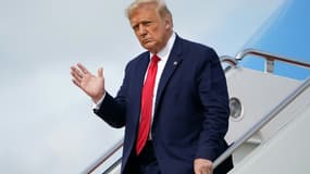 Donald Trump quitte Air Force One sur la base d'Andrews près de Washington le 2 septembre 2020