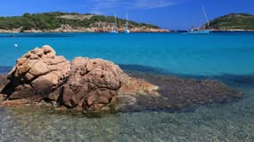 La baie de Rondinara, en Corse-du-Sud, où se trouve les deux villas contestée.