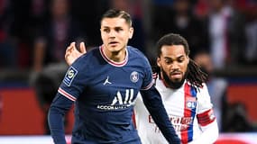 Mauro Icardi face à Jason Denayer lors de PSG-OL, septembre 2021