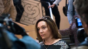 L'enseignante est poursuivie pour la mort de son élève qu'elle avait envoyé dans le couloir pour le punir.