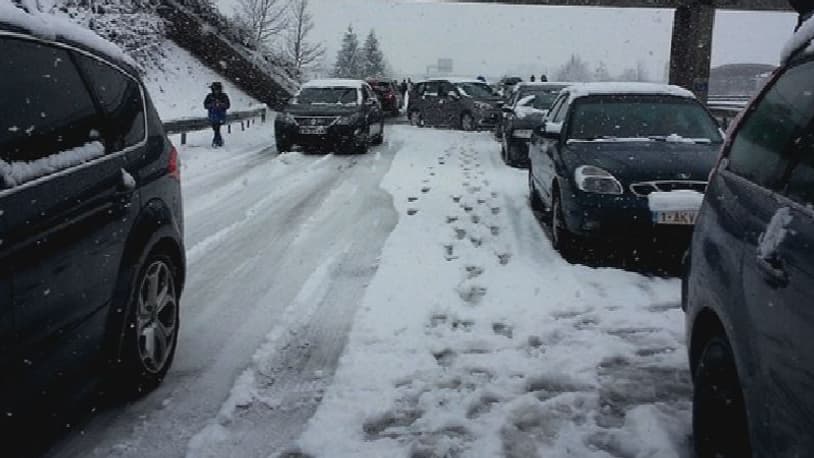 Photo témoin BFMTV prise sur l'A43 samedi. Photo témoin BFMTV prise sur l'A43 samedi.