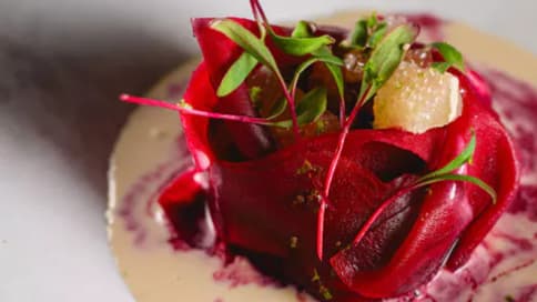 Le restaurant Anona, à Paris, met en avant le végétal dans ses plats.