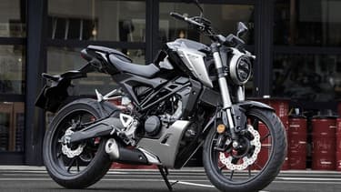 Sous ses allures de gros cube, cette Honda CBR est une 125. Elle est en tête de ventes de moto en 2019