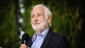 Loïk Le Floch-Prigent, ancien PDG d'Elf, prononce un discours lors de l'Université d'été de Reconquête, le rassemblement d'été du parti d'extrême droite français « Reconquête », à Orange, dans le sud-est de la France, le 7 septembre 2024.