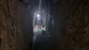 L'armée israélienne montre à la presse ce qu'elle présente comme un tunnel du Hezbollah au sud-Liban