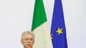 Mario Monti, président du Conseil italien, présentera ce lundi au parlement un nouveau plan d'austérité pour assainir les comptes publics et enrayer la crise de la dette qui menace la zone euro. /Photo prise le 4 décembre 2011/REUTERS/Remo Casilli