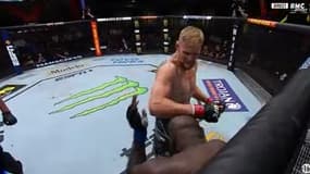 UFC : Volkov foudroie Rozenstruik par TKO