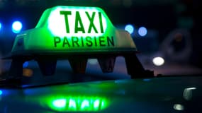 1200 taxis attaquent Uber France pour concurrence déloyale dans une action collective