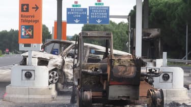 Le péage de Narbonne après le premier incendie, le 3 décembre 2018.