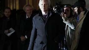 Julian Assange s'est réfugié à l'ambassade d'Equateur à Londres. Le fondateur de WikiLeaks a demandé l'asile politique, requête en cours d'examen à Quito, a déclaré le ministère équatorien des Affaires étrangères. /Photo prise le 2 février 2012/REUTERS/Lu