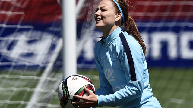 Laure Boulleau, défenseur de l'équipe de France féminine de football, est l'une des stars des Bleues, qui débutent leur mondial ce mardi face à l'Angleterre.