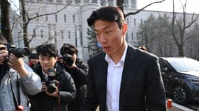 L'ancien Bordelais Hwang Ui-Jo à sa sortie du tribunal de Séoul en Corée du Sud après sa condamnation, le 14 février 2025