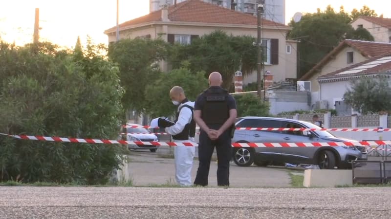 Des policiers devant le collège Sévigné à Marseille, le 10 mai 2022.