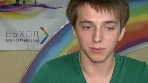 Serguei, milite contre l'homophobie en Russie et à Saint-Pétersbourg où se tient actuellement le G20.